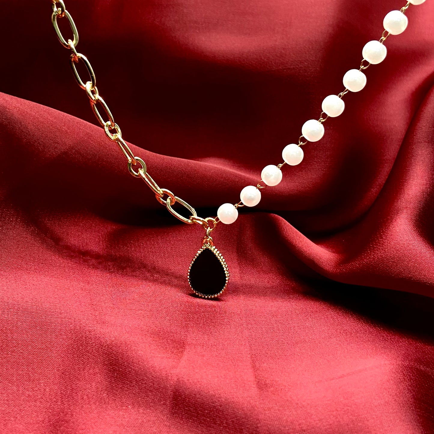 Eclipse Pearl Necklace