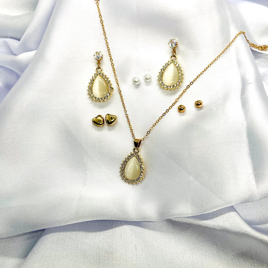 Golden Elegance Teardrop Jewelry Set